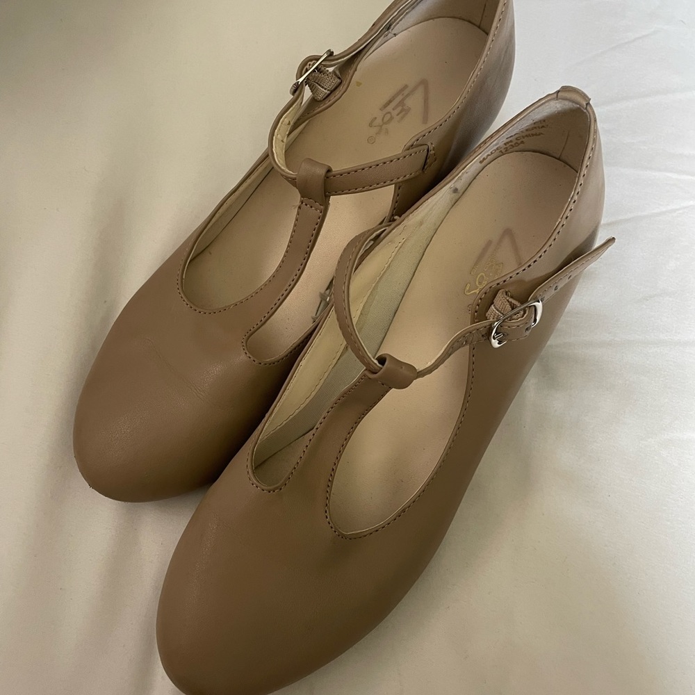 Leo’s Adult Tan Heel T-strap Character Shoes
